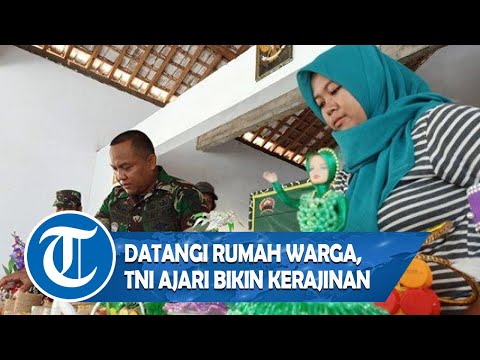 datangi-rumah-warga,-babinsa-ajari-bikin-kerajinan