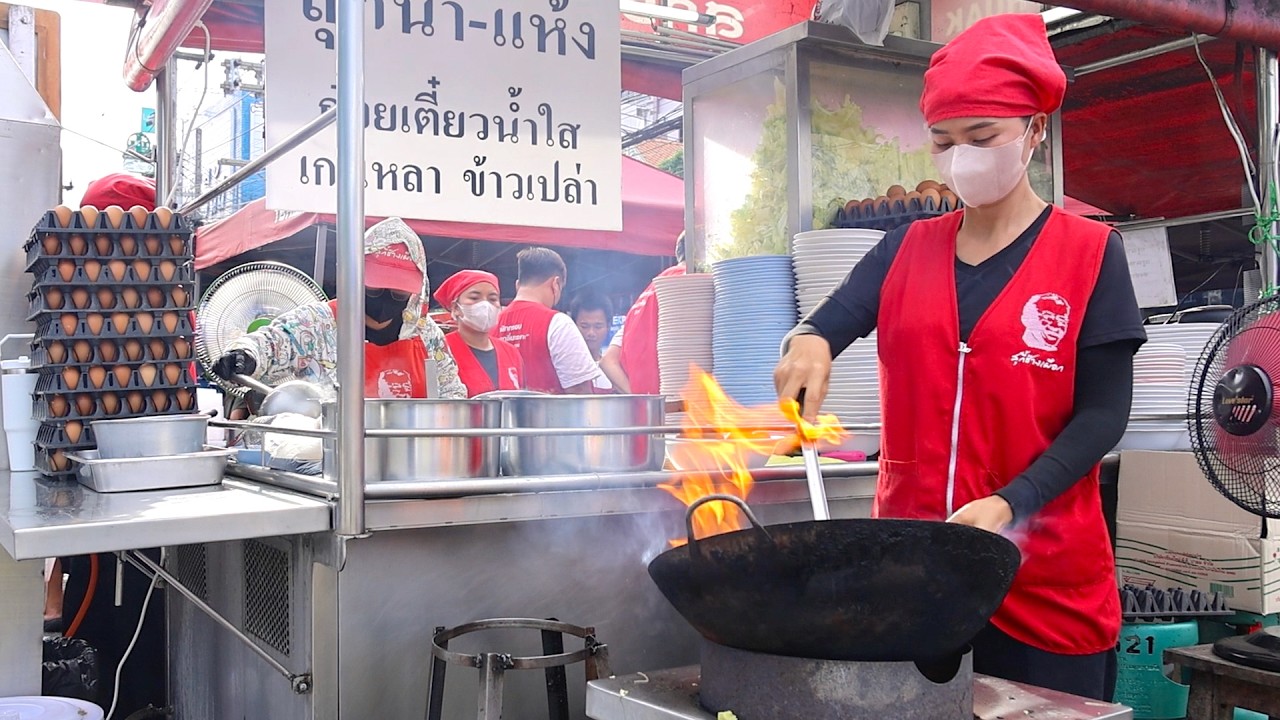 Бесконечная готовка! Самые популярные навыки приготовления суки в Чиангмае — тайская уличная еда