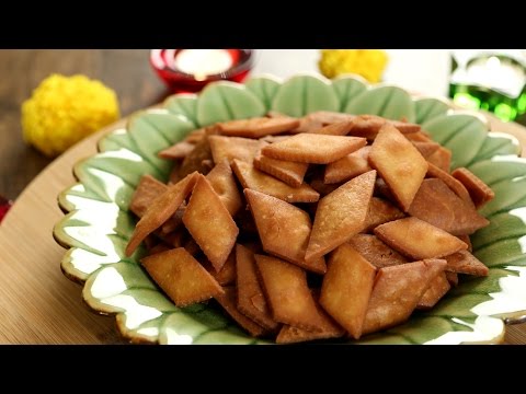 Video: Shakkar Para - A Wonderful Indian Crunchy Treat