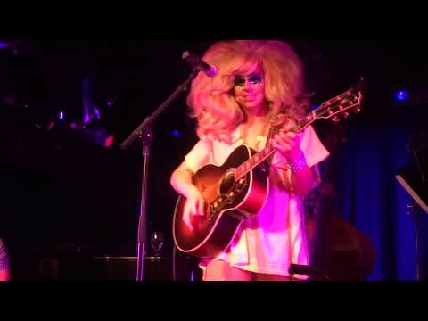 Mama Don't Make Me Put On The Dress Again - Trixie Mattel live in NYC 5/25/17