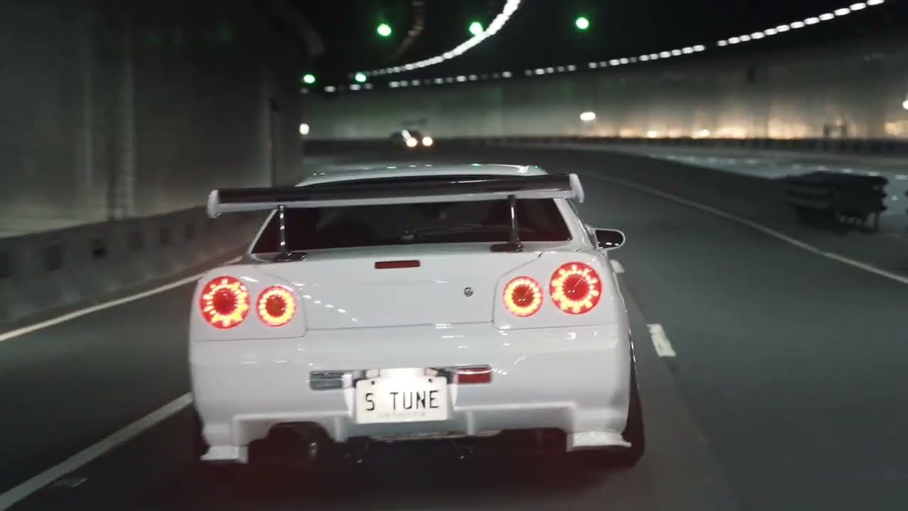 danjerr - Moments | Nissan Skyline R34 (HQ)