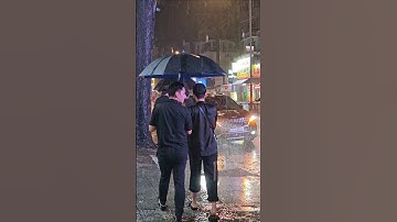 Dàn Siêu Mẫu dầm mưa ra về nghẹn ngào tại lễ tang DV Ngọc Trinh "Mùi Ngò Gai"