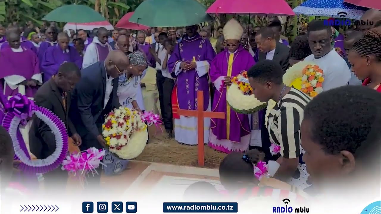 Safari ya Mwisho ya Padre Rutaihwa/ Mamia wajitokeza Rubya Kumsindikiza/ Mapadre na waamini...