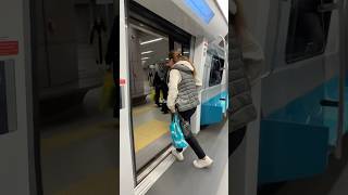 İstanbul Metro Da Günlük Rutin