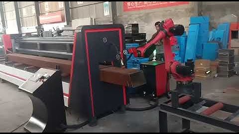 Intelligent Square Metal Pipe Cutting Robot made by FiTCNC.