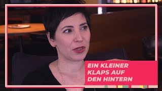 Klappe / Action: Ein Klaps auf den Hintern