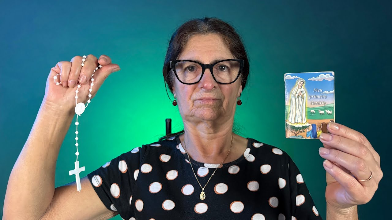 ASMR Rezando o terço 📿 em um sussurro relaxante para acalmar