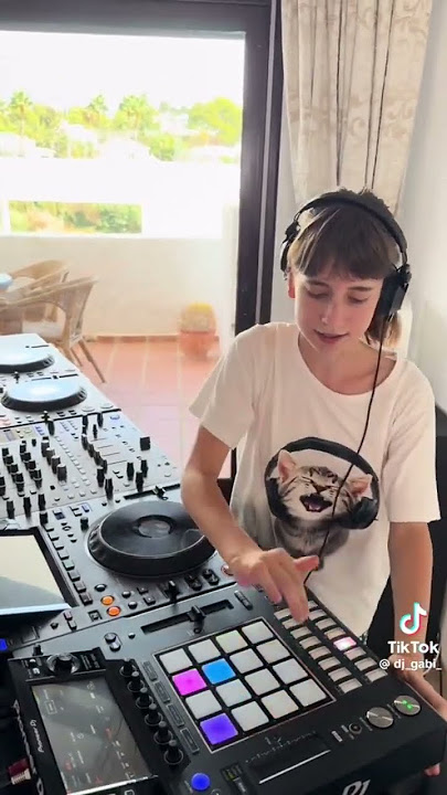 Ini DJ terbaik yang bisa mengendalikan cewek muda 🎛️ #DJGABI🎧 #viralsong__