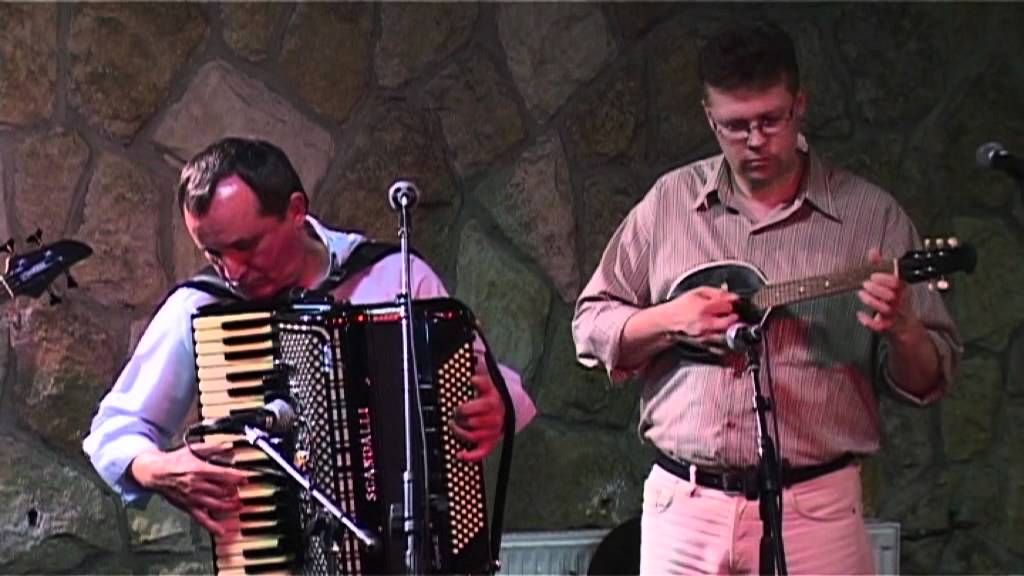 Hopa-cupa, Srpkinjica, Ajd'na levo