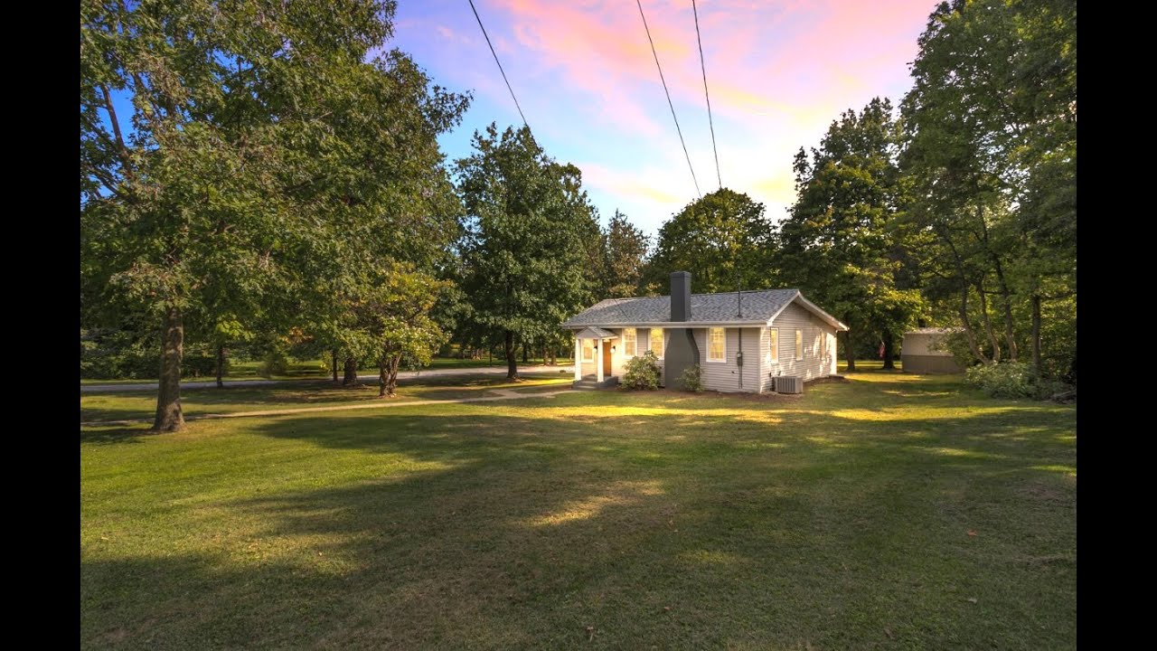 465 Edgewood Road Beaver Falls, PA | ColdwellBankerHomes.com