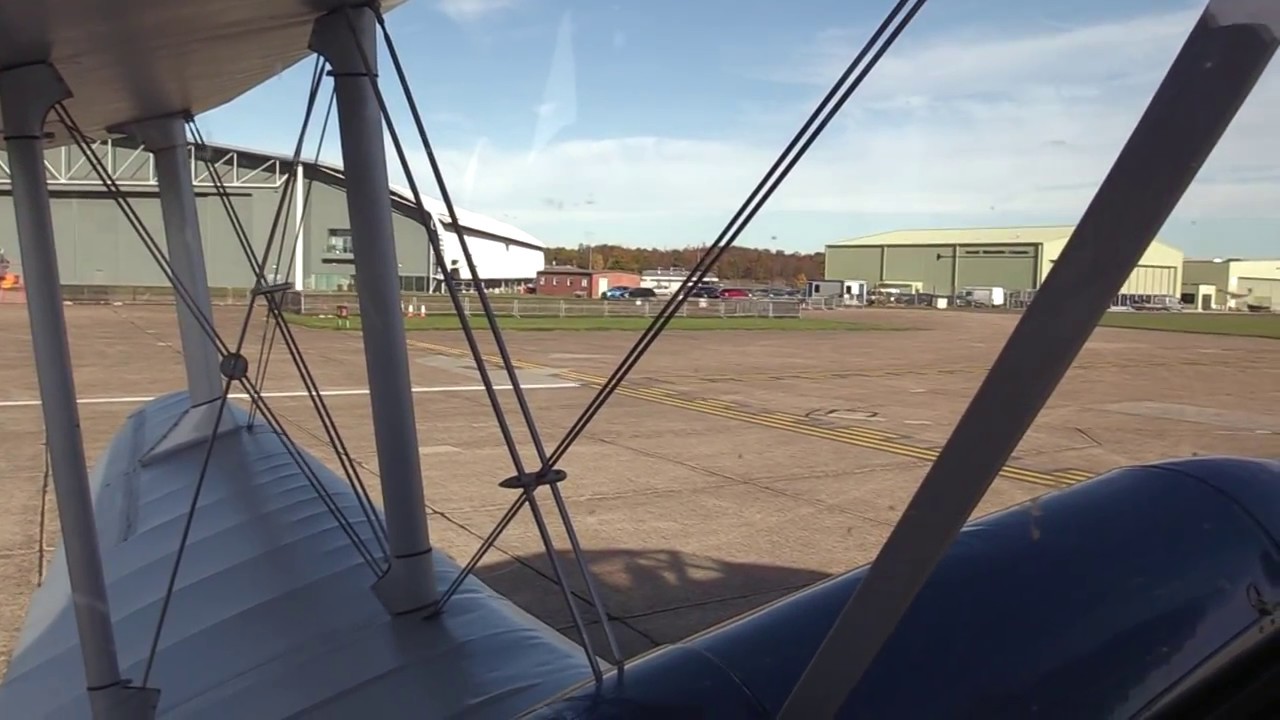 Classic Wings Sightseeing Flight Over London In DH89-A Dragon Rapide 'Nettie'