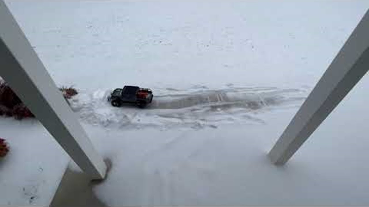 RC Car Plows Snow in the Driveway || ViralHog
