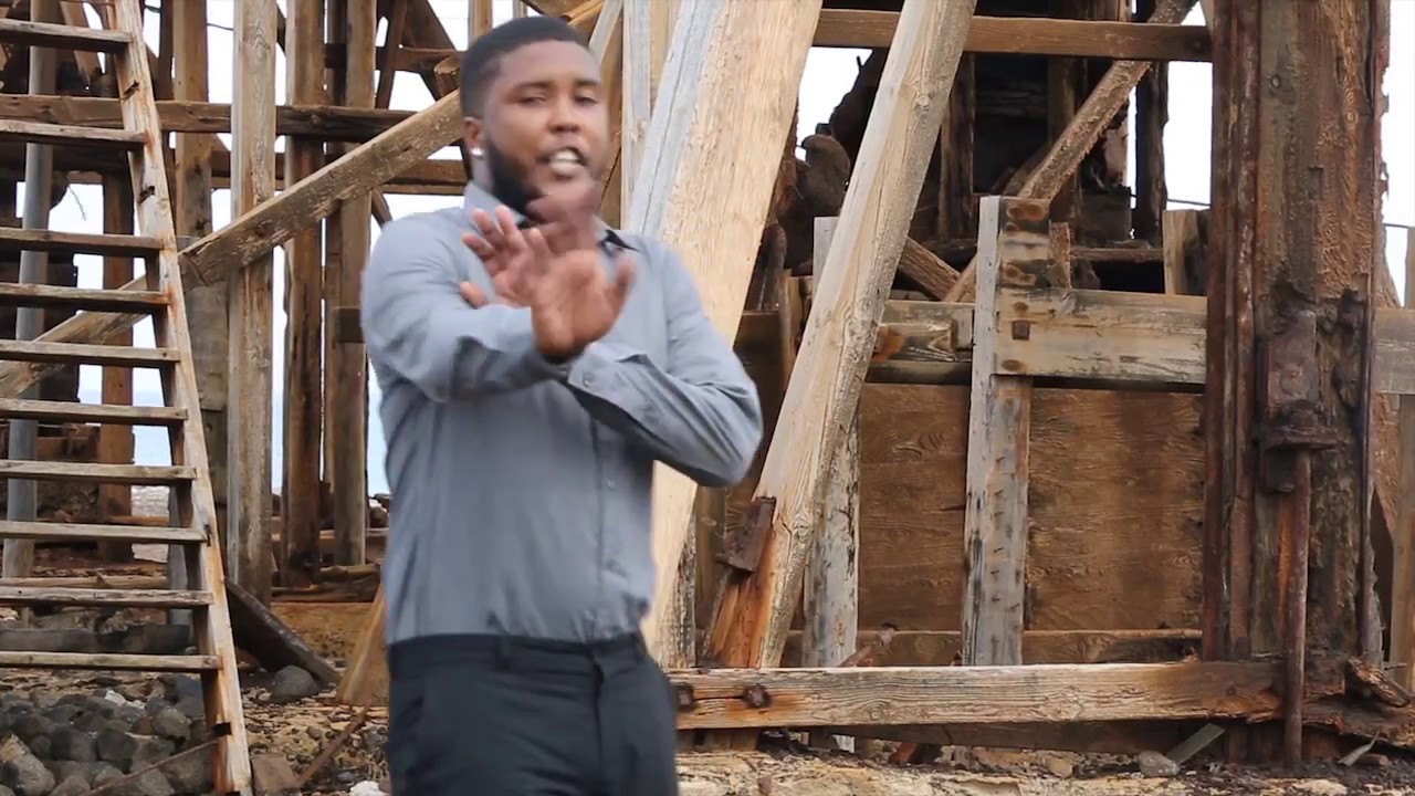 Wiggy Wiger - Crê Txeu  ( feat. Hilario Sílva)