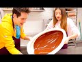 FACCIAMO UN UOVO GIGANTE DI CIOCCOLATO IN PASTICCERIA!!
