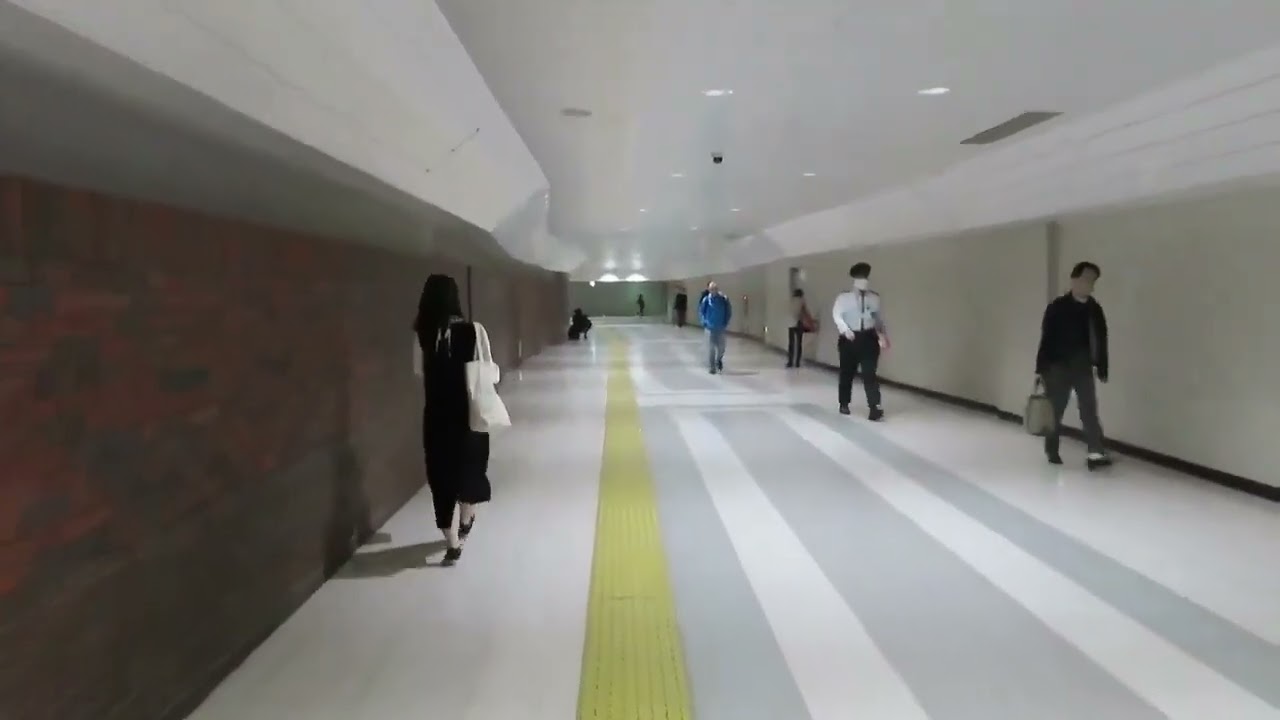 【東京駅】丸の内地下中央口から国際フォーラムへの行き方