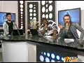المذيعين يدخلوا في نوبة ضحك هستيرية