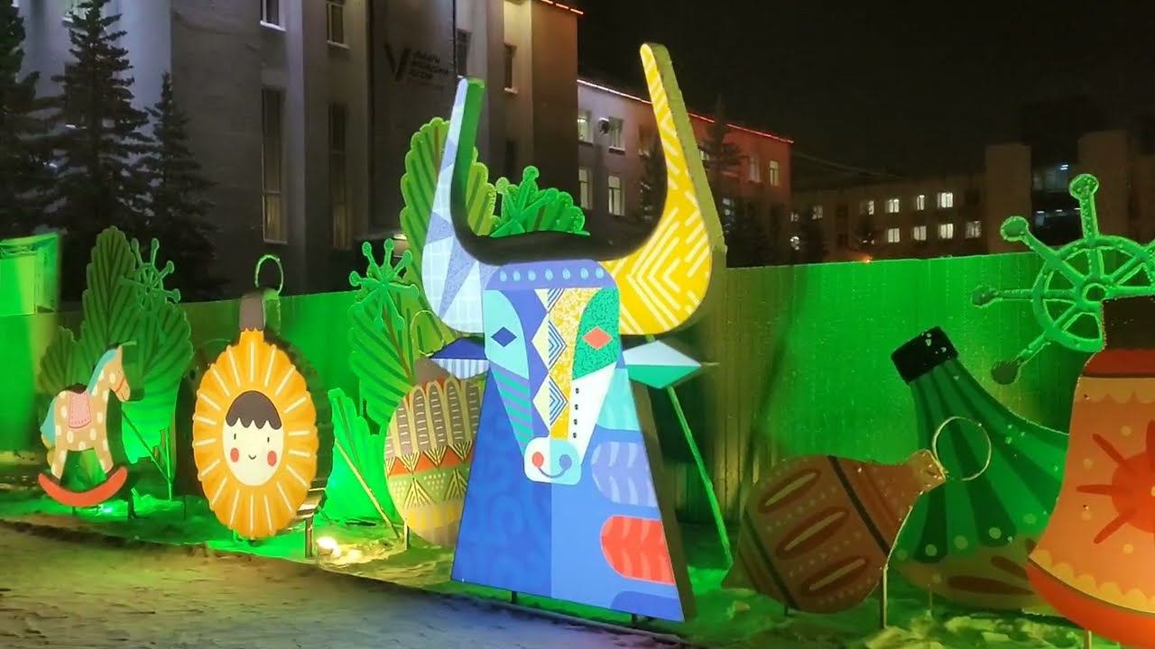 Торговые центры атакованы людьми в центре Якутска. Все товары сметают. Туманный замёрзший город.