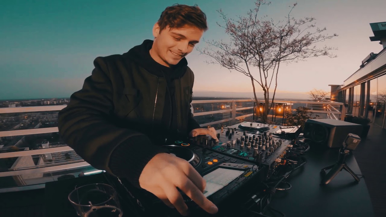 Lewis Capaldi - Someone You Loved | MARTIN GARRIX REMIX LIVE | ROOFTOP IN AMSTERDAM | 4K VIDEO