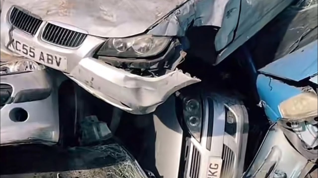 VRS Car Dismantler. Incredible Large Scale Scrap Car Process. - YouTube