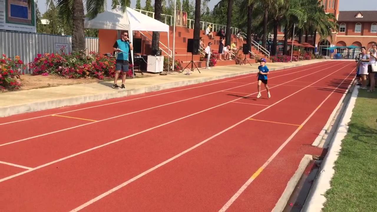 600 M Racing Track Sorts day Regents. Elliot 600 m race silver medal - YouTube