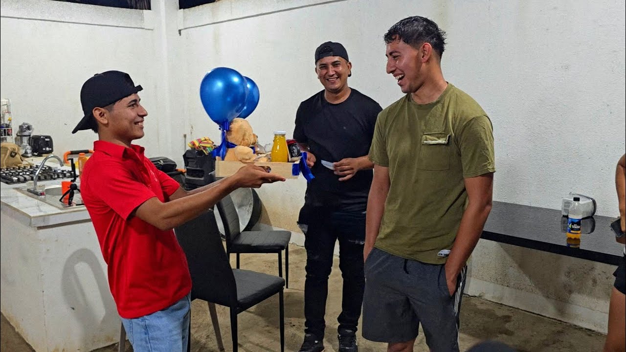 Raul Quedo Con La Boca Abierta Al Ver Quien Se Lo Envio!😱