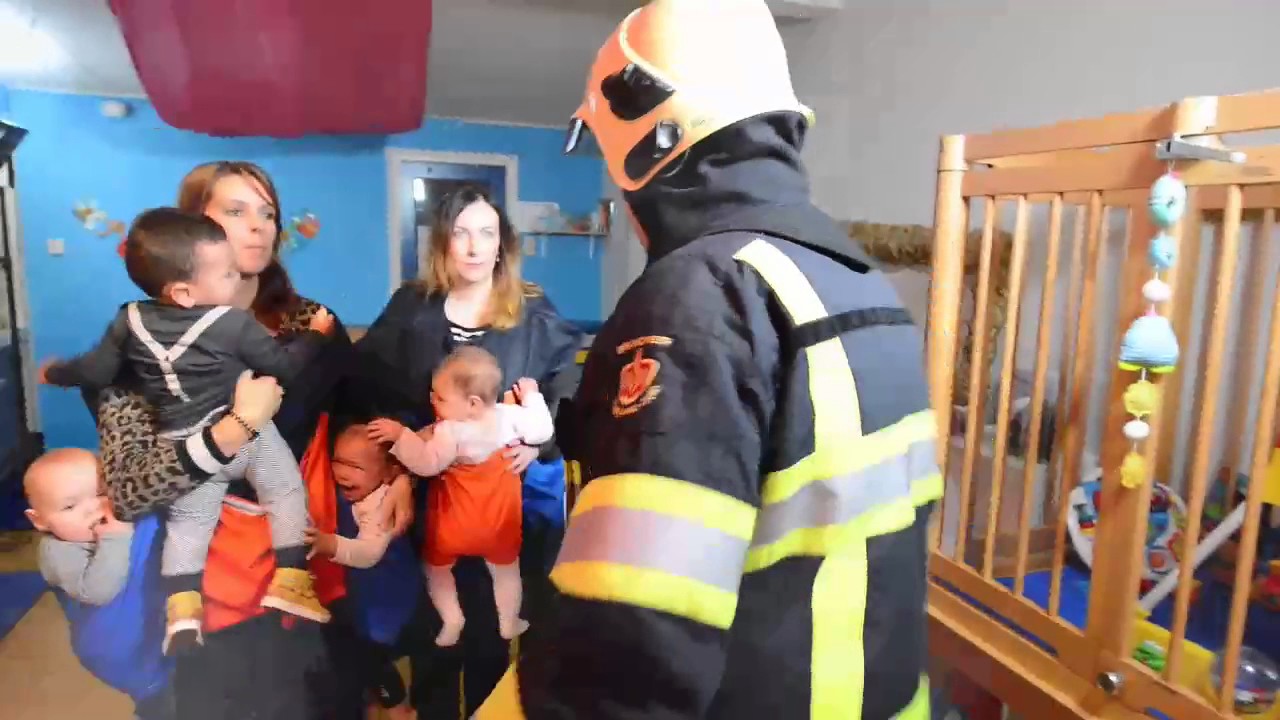 Baby Mover, snel en veilig baby's evacueren YouTube