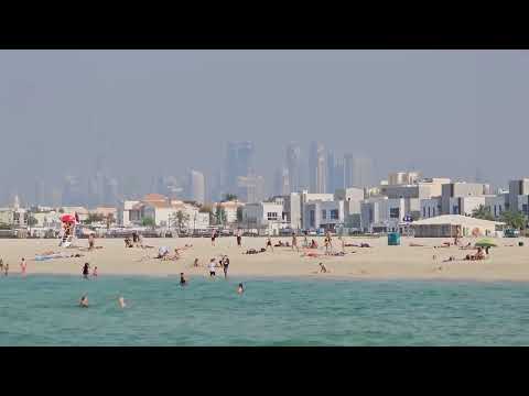 Dubai: Kite Beach and Jumeirah Beach on December 25