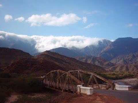 En memoria al Maestro Ricardo Vilca, con el tema "Llamita" un viaje por los paisajes de Jujuy, Salta, TucumÃ¡n, Catamarca, La Rioja y San Juan (Argentina.- A trip by the landscapes of the Argentine north, with music of Ricardo Vilca and to his honor.-