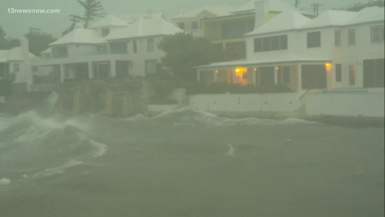 Hurricane Fiona slams Bermuda, moves toward Eastern Canada - YouTube