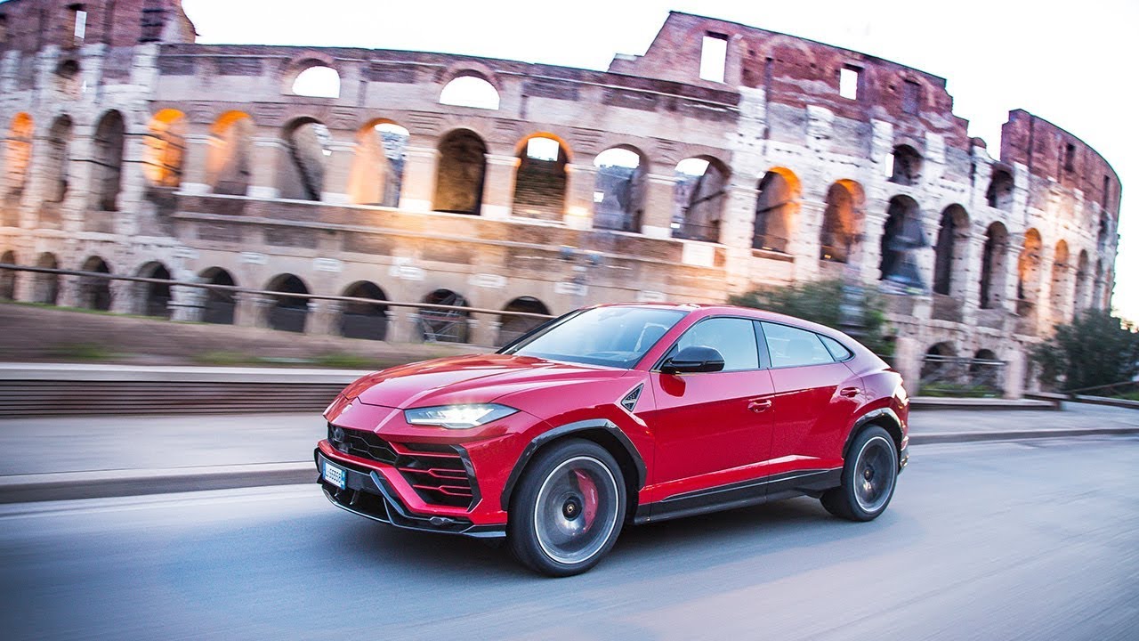 Lamborghini Urus on the streets of Rome