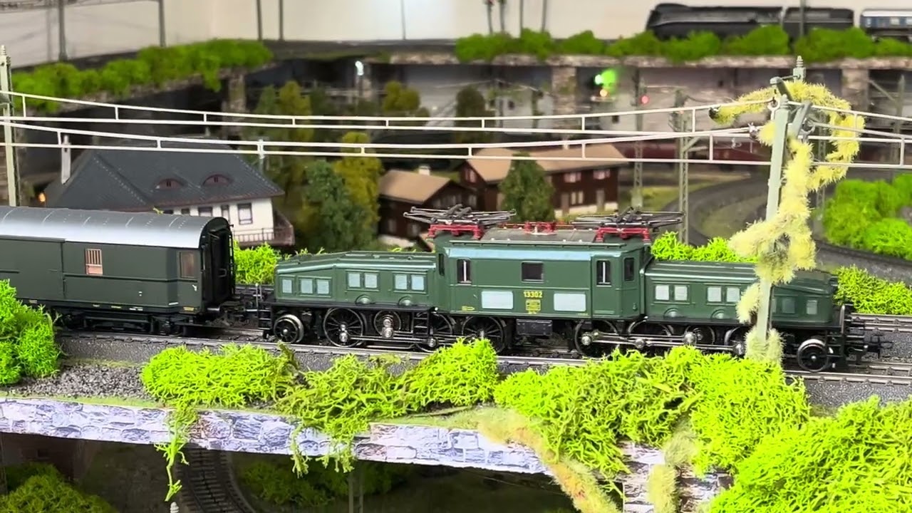 Märklin H0: Be 6/8 II u. Be 6/8 III (Nr. 39596 und Nr. 3056) - YouTube