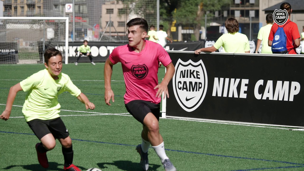 estante binario toma una foto Ander Barrenetxea visita el Nike Camp - YouTube