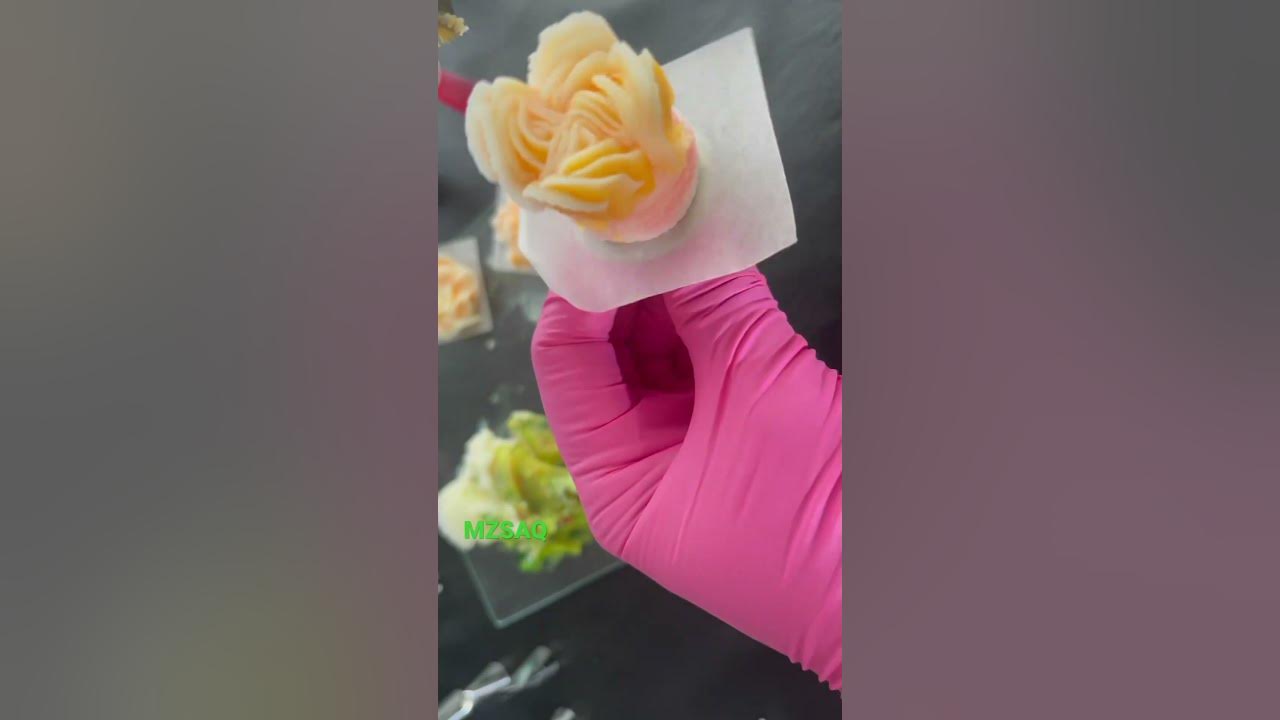 David’s Rose #ganache #chocolate #rose #piping #skills #cakedecorating #shorts