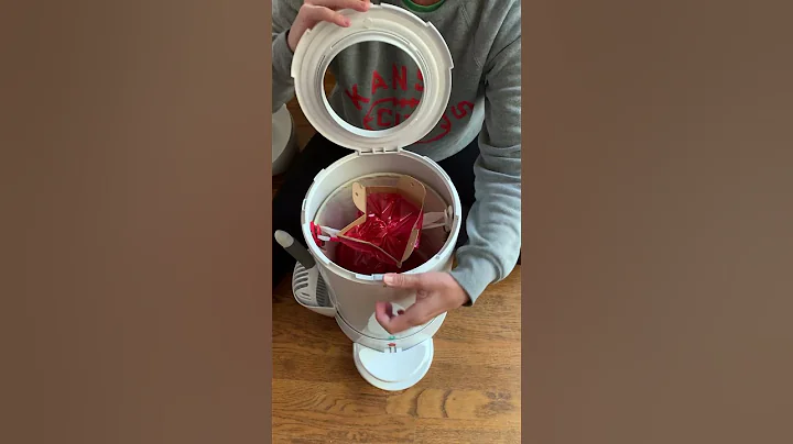 Watch the video about How To Remove The Multi Kitty Twist’R Step Litter Disposal System Bag