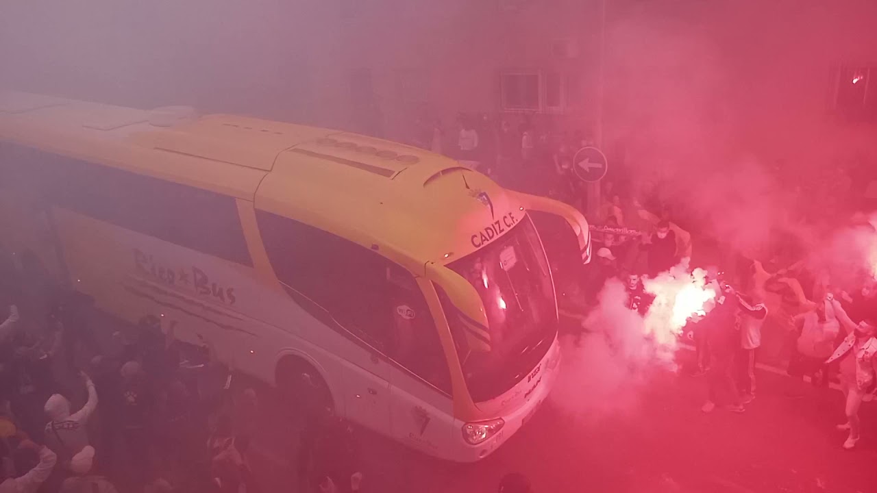 Llegada del Cádiz CF al estadio Ramón de Carranza 2021 contra el Real Madrid CF 2021