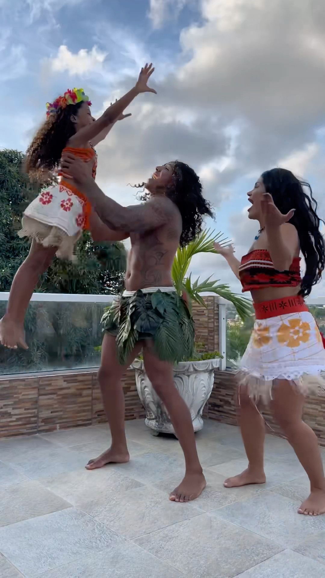 Quem gosta da TURMA DA MOANA?@mayca.brasil #transition #moana #maui #fantasy #apollosant #short