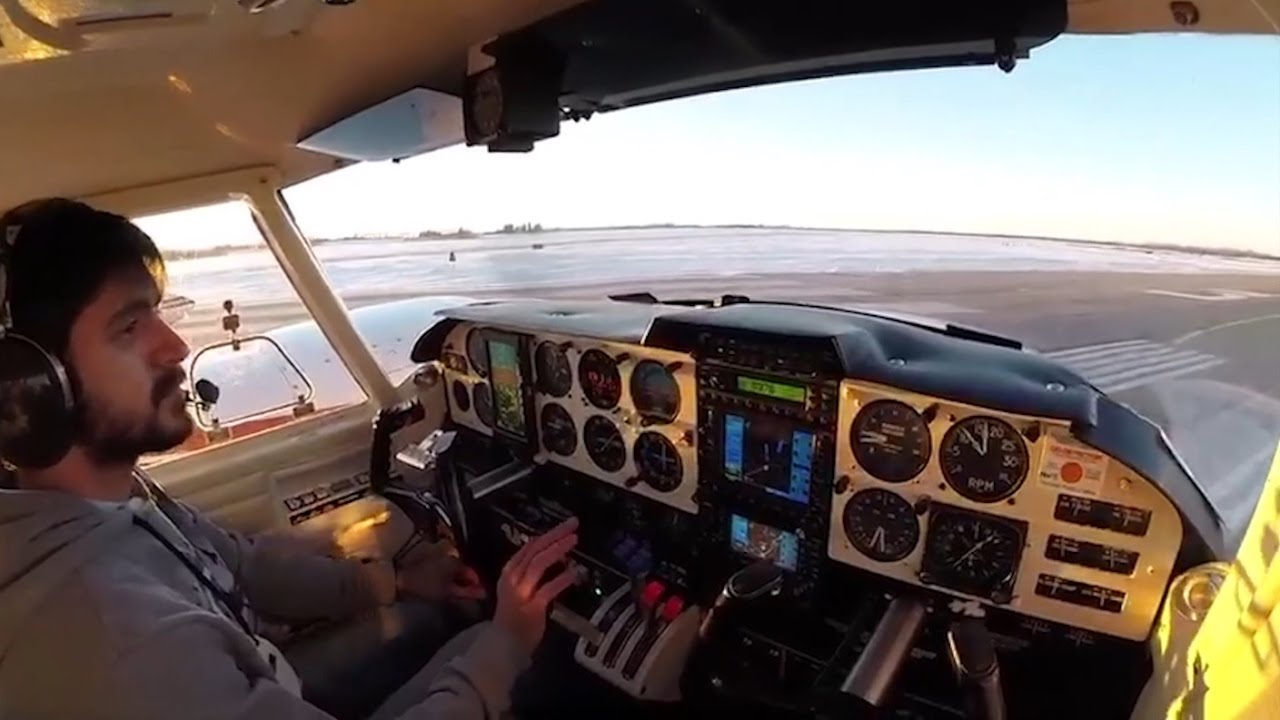 Multi engine cross country flight Piper Twin Comanche - YouTube