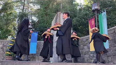 Holiday Frog Choir;Univesal Studios Hollywood