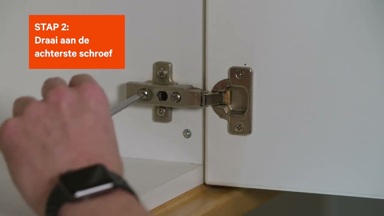 Keukenkastjes stellen