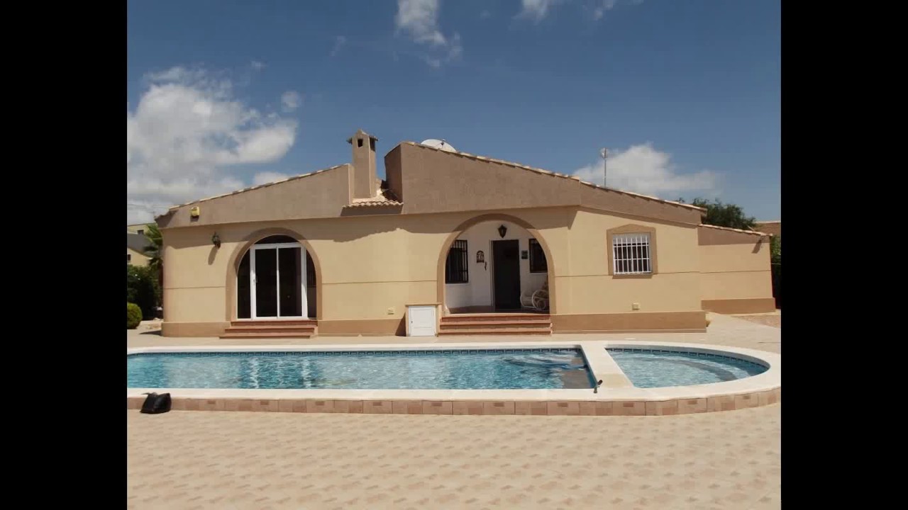 REF. 2794NH Beautiful 3 bedroom detached villa in Torrevieja