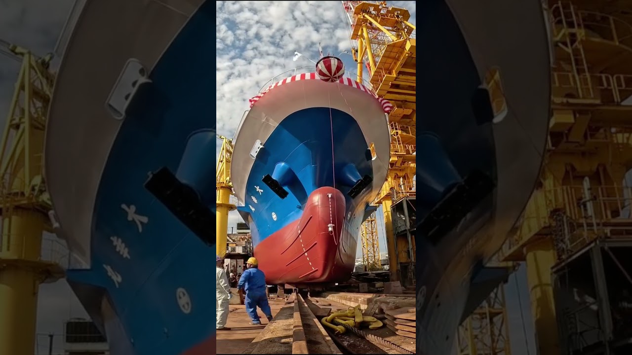 Struggling to break free a massive Ship