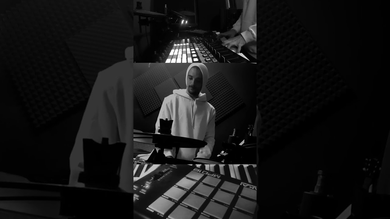 Chad Law - Keep It Moving (LIVE) - AFRO TECH (Full Version) #afrodeep #afrotech #housemusic adlı videoyu YouTube'da izle Chad Law - Keep It Moving (LIVE) - AFRO TECH (Full Version) #afrodeep #afrotech #housemusic adlı videoyu YouTube'da izle