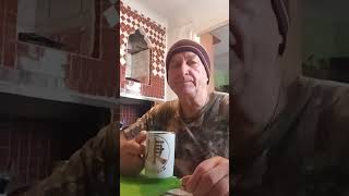 Калмыцкий чай растворимый с солью из магазина светофор пью с печеньем