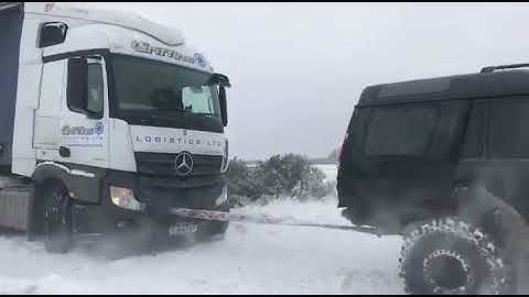 HGV Stuck in snow. Storm Tuning Landrover Discovery 2 TD5 Stage 2