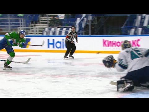 Hellberg denies it with his shoulder