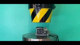 Hydraulic Press Vs Action Camera. Experiment screenshot 2