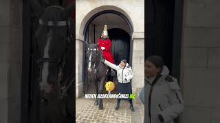 Muhafızların Atlarına Dokunmak Neden Yasak? 🐴⚔️ #shorts