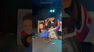 Burna boy showing love to his fans who buy his disco album track and he went emotional 😭