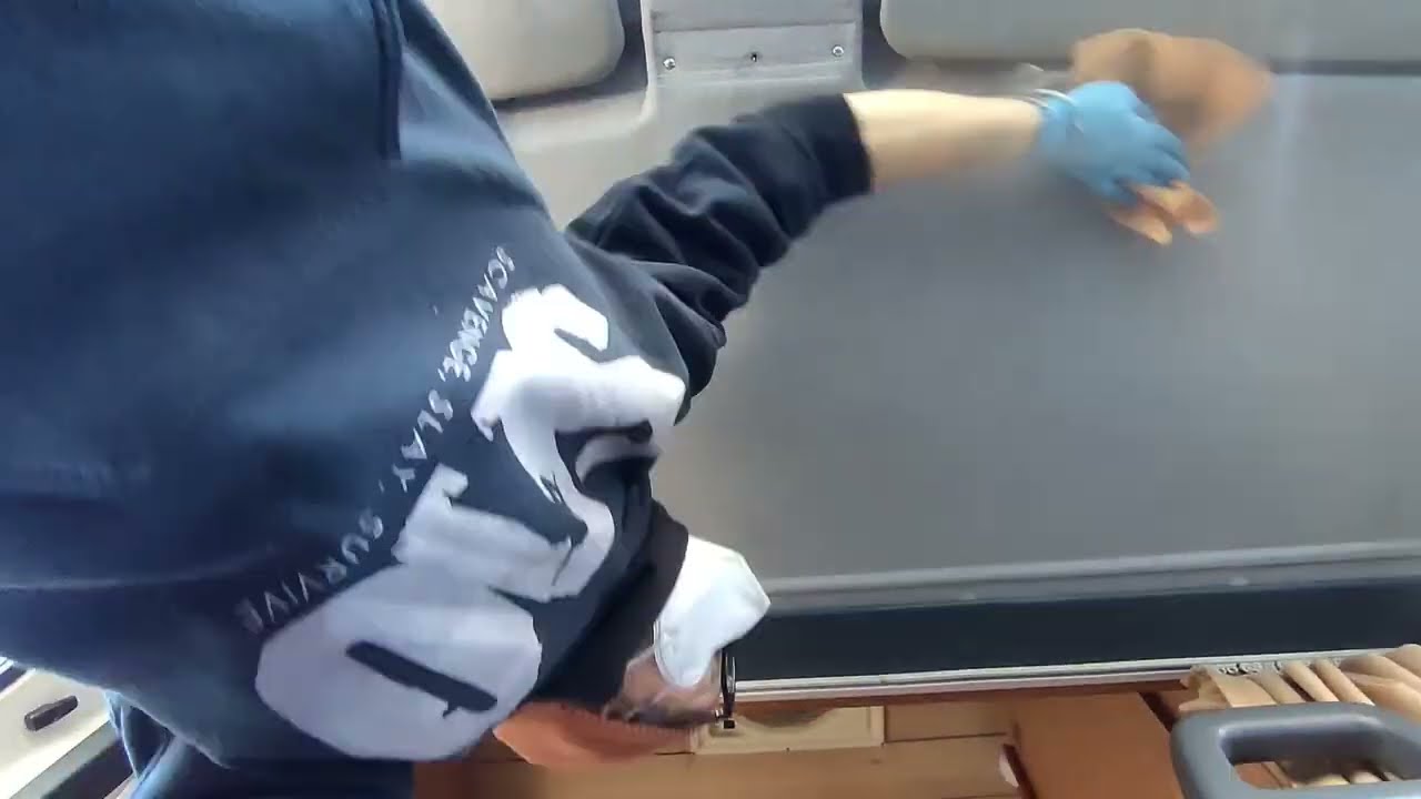Pulizia iniziale cabina guida Ford Transit Mk3 - Acciaio Vegetale DIY