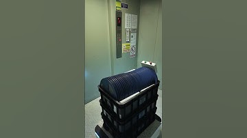 300kg payload AMR robot in warehouse  #amr #agv #warehouseautomation #logistics #logistica #robot